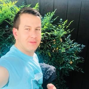 Meet your Posher, Larry